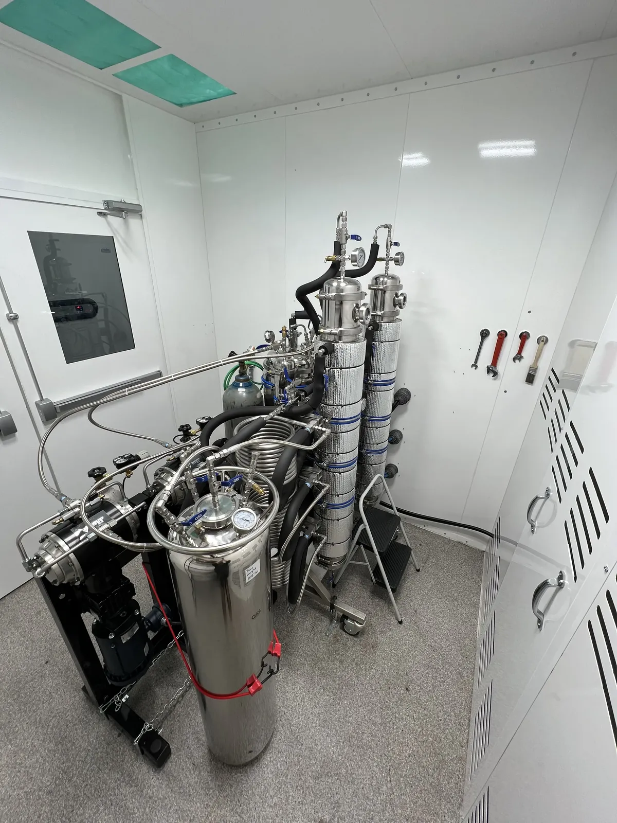 Custom Open Source Steel BHO extractor inside the Alive & Well blast room